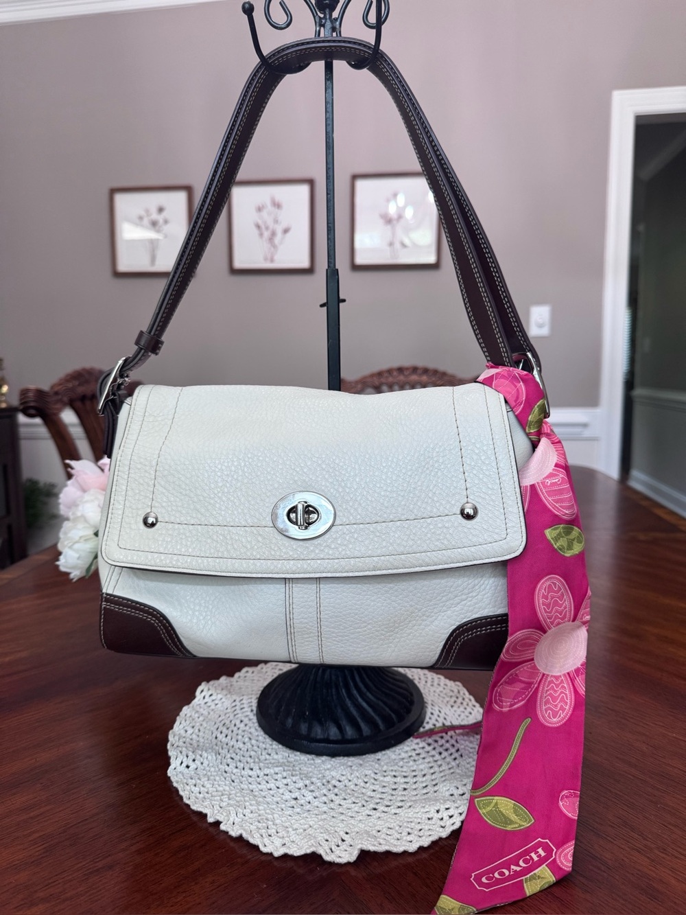 Vintage 2009 Coach Hamptons Pebbled Leather Flap Shoulder Bag F13057 & Scarf Set